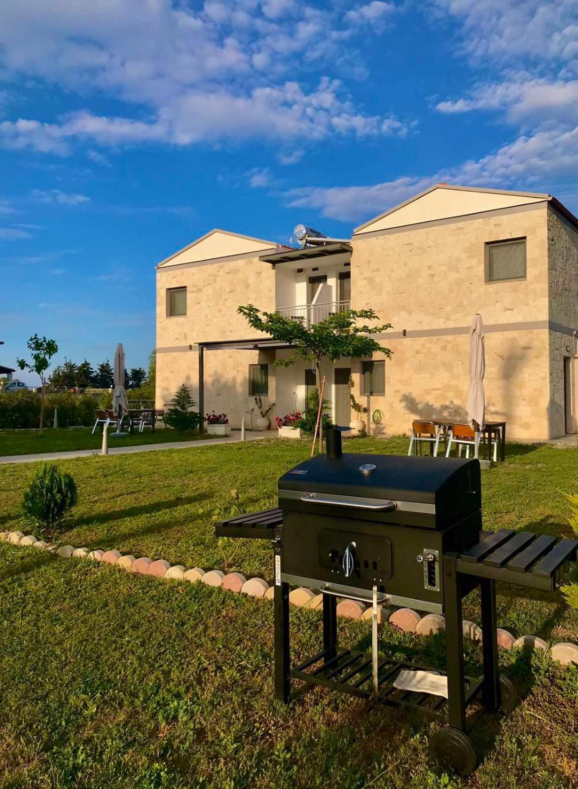 Delight House'S Hotel Afytos Bagian luar foto